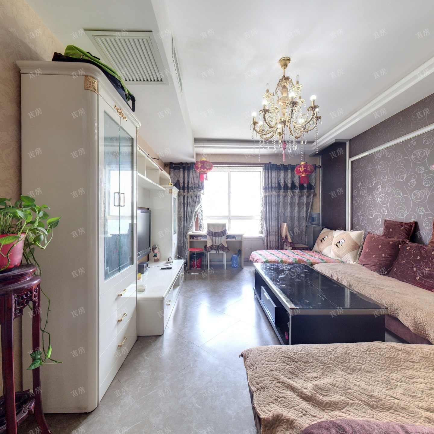 紫韵东城，精装三室，房屋保持较好